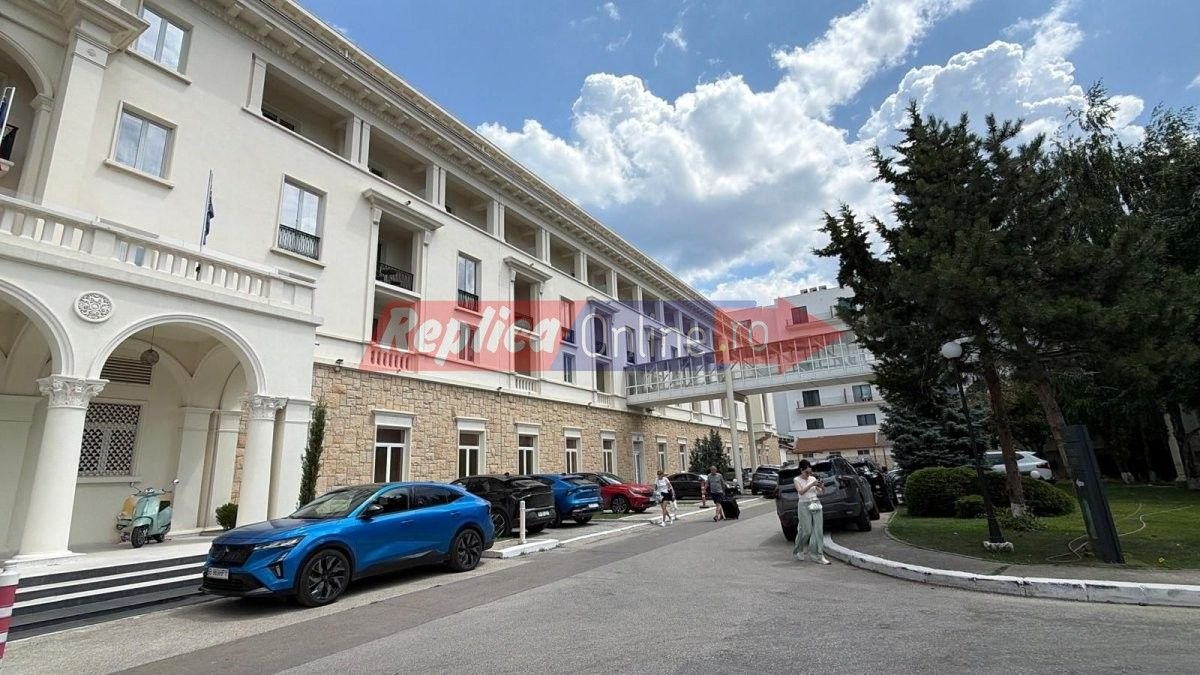 Afacerile de milioane ale familiei Hagi. La hotelul Iaki s-a deschis sezonul sarbatorilor de iarna. Cat costa un sejur de Craciun in Mamaia! Afacerile de milioane ale familiei Hagi. La hotelul Iaki s-a deschis sezonul sarbatorilor de iarna. Cat costa un sejur de Craciun in Mamaia!