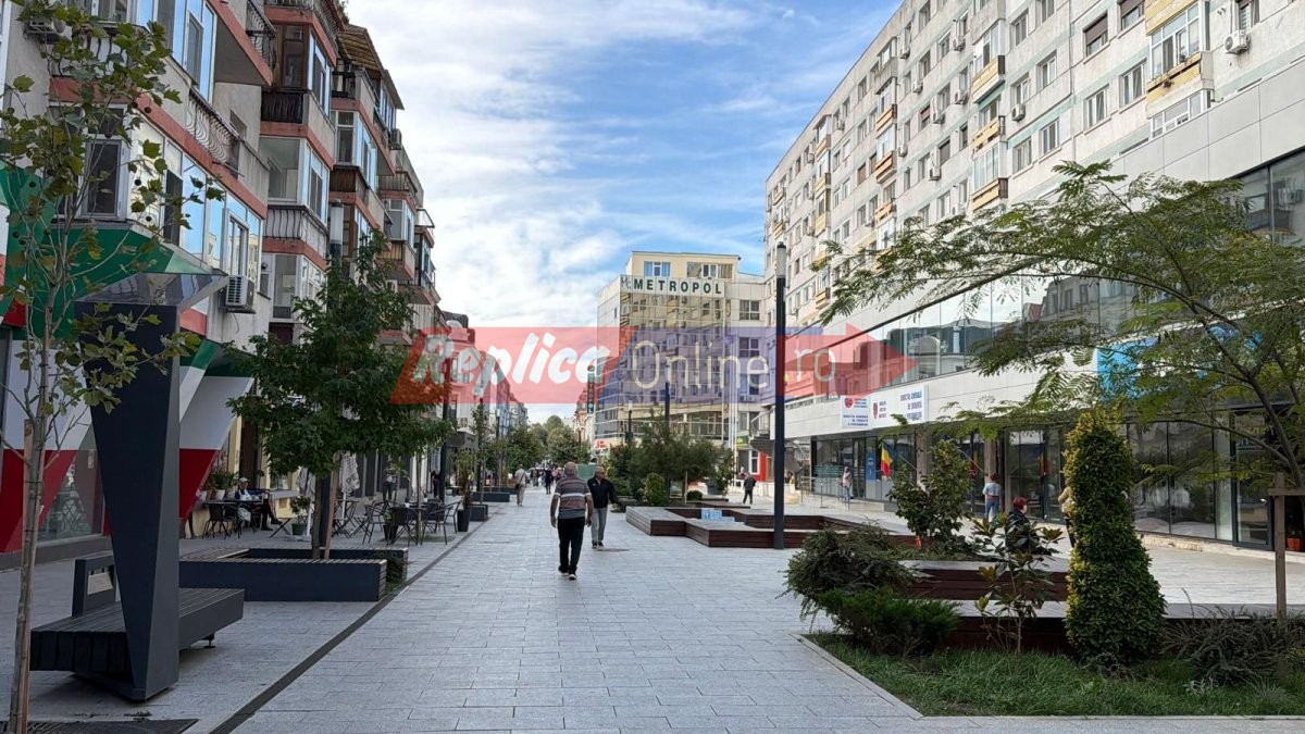 Paradoxul promenadei pe care bate vantul! Cum a devenit str. stefan cel Mare o alee pietonala a afiselor &bdquo;De inchiriat&rdquo;. Video