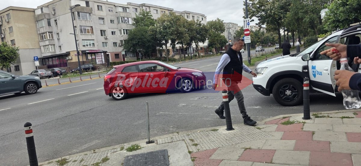 Accident rutier la Dacia, produs intre un autoturism si un autobuz CT BUS. Video Accident rutier la Dacia, produs intre un autoturism si un autobuz CT BUS. Video