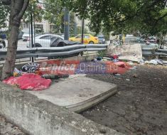 Clădirea în care a funcționat fostul RAR a fost demolată... dar ce facem cu mizeria provocată de oamenii străzii?! Video