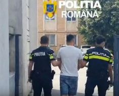 Două mașini, sparte în mai puțin de o săptămână, pe străzile Făgetului și Magnoliei. Doi bărbați au fost arestați Două mașini, sparte în mai puțin de o săptămână, pe străzile Făgetului și Magnoliei. Doi bărbați au fost arestați