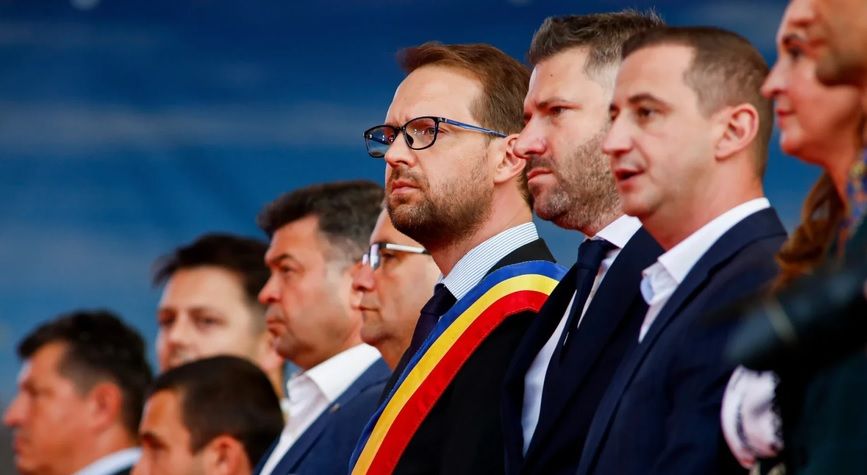Alfred Simonis nu s-a mai abtinut dupa ce Dominic Fritz s-a folosit de Revolutie ca sa se vaite Alfred Simonis nu s-a mai abtinut dupa ce Dominic Fritz s-a folosit de Revolutie ca sa se vaite