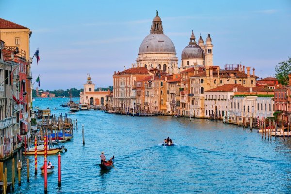 Veneția vrea să majoreze taxa pentru turiștii de o zi. Cât ar putea costa intrarea în oraș din 2027