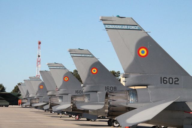 tinta aeriana detectata la est de Galati. Doua aeronave F-16 au fost trimise pentru monitorizare tinta aeriana detectata la est de Galati. Doua aeronave F-16 au fost trimise pentru monitorizare