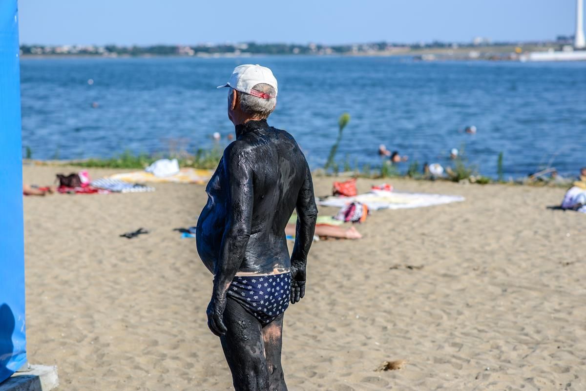 Afaceri pe 10 ani cu namolul din Techirghiol. Se imparte din nou lacul, dupa ce o firma cu datorii uriase a dat lovitura in vara Afaceri pe 10 ani cu namolul din Techirghiol. Se imparte din nou lacul, dupa ce o firma cu datorii uriase a dat lovitura in vara