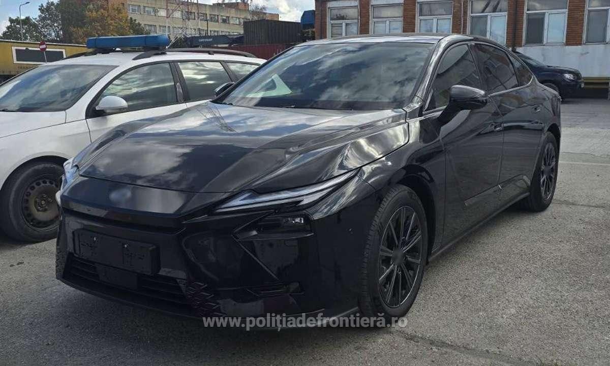 Autoturism de lux, in valoare de 70.000 de euro, cautat de autoritatile din Suedia, descoperit de politistii de frontiera constanteni Autoturism de lux, in valoare de 70.000 de euro, cautat de autoritatile din Suedia, descoperit de politistii de frontiera constanteni