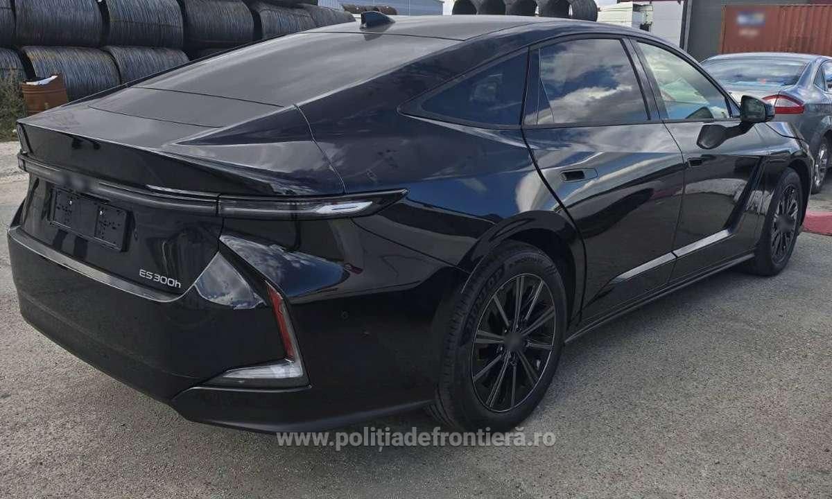 Autoturism de lux, in valoare de 70.000 de euro, cautat de autoritatile din Suedia, descoperit de politistii de frontiera constanteni Autoturism de lux, in valoare de 70.000 de euro, cautat de autoritatile din Suedia, descoperit de politistii de frontiera constanteni