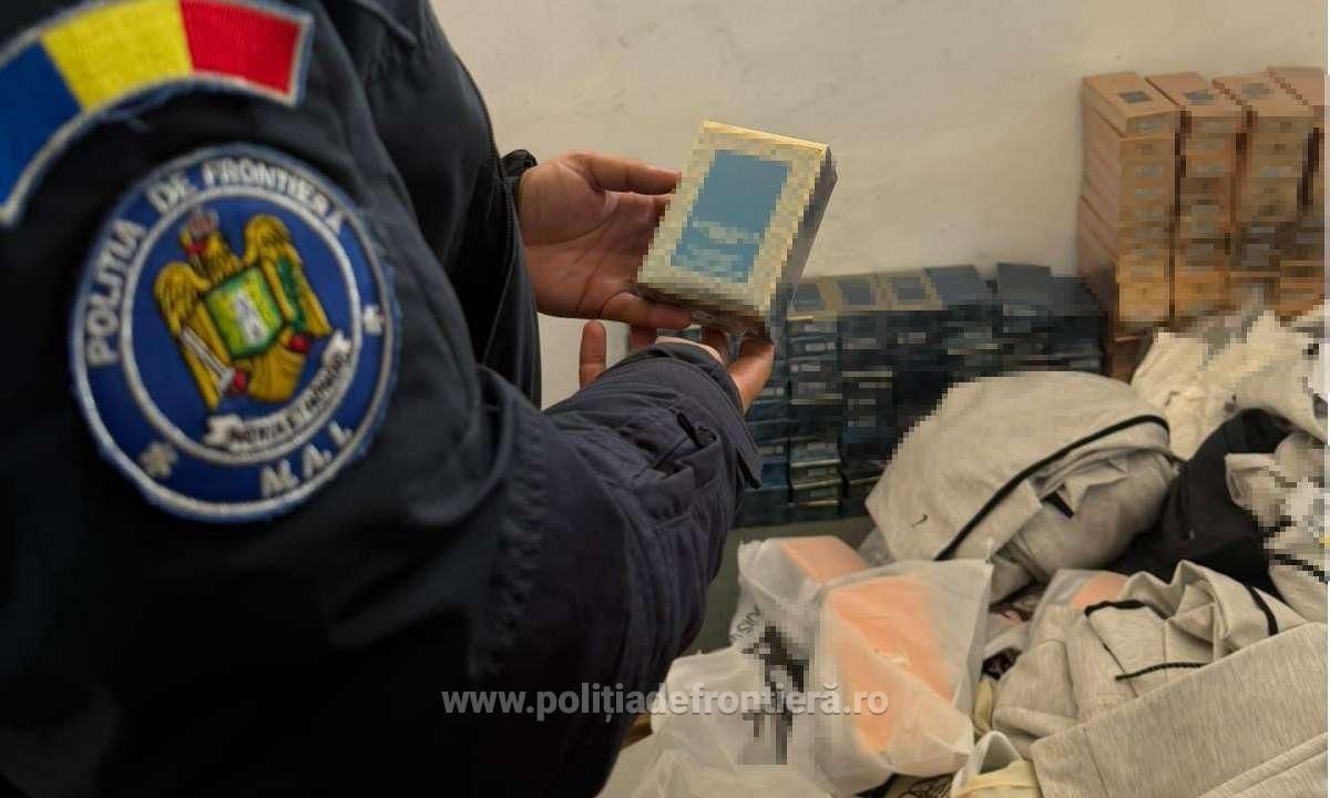 Captura masiva la frontiera: Marfuri contrafacute de 1,5 milioane de lei si zeci de mii de tigari de contrabanda, confiscate Captura masiva la frontiera: Marfuri contrafacute de 1,5 milioane de lei si zeci de mii de tigari de contrabanda, confiscate
