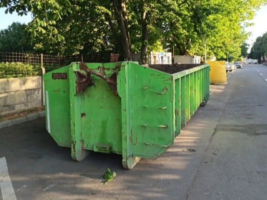 Containere speciale pentru deșeuri voluminoase amplasate în cartierele Brătianu și Palas