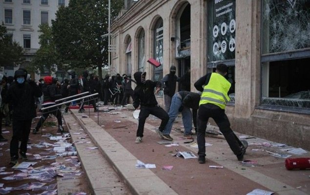 Violenţe în Franţa: Se cere intervenția armatei, la noile proteste programate pentru sâmbătă