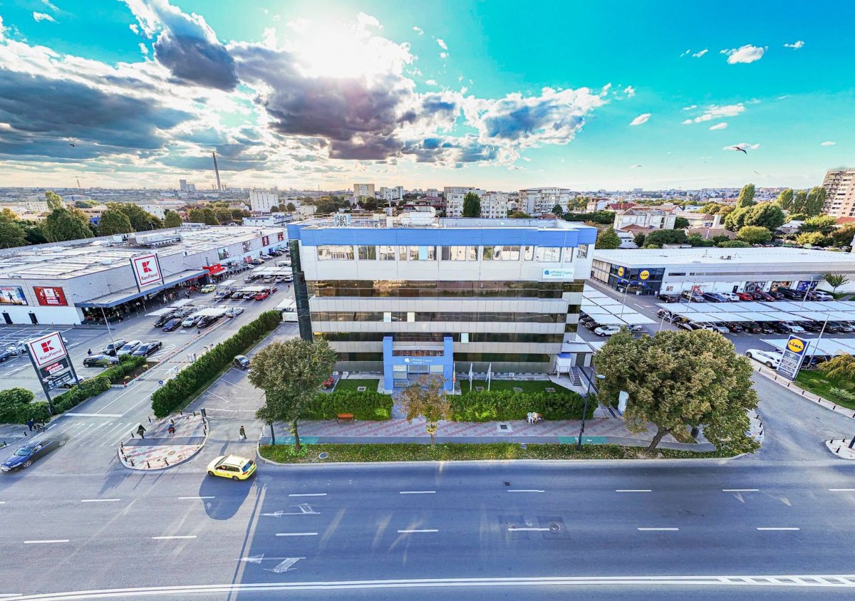 Suspendat de la sefia al Sectiei de Chirurgie a Spitalului Militar, dr. C-tin Ghita incepe o noua etapa in mediul privat Suspendat de la sefia al Sectiei de Chirurgie a Spitalului Militar, dr. C-tin Ghita incepe o noua etapa in mediul privat