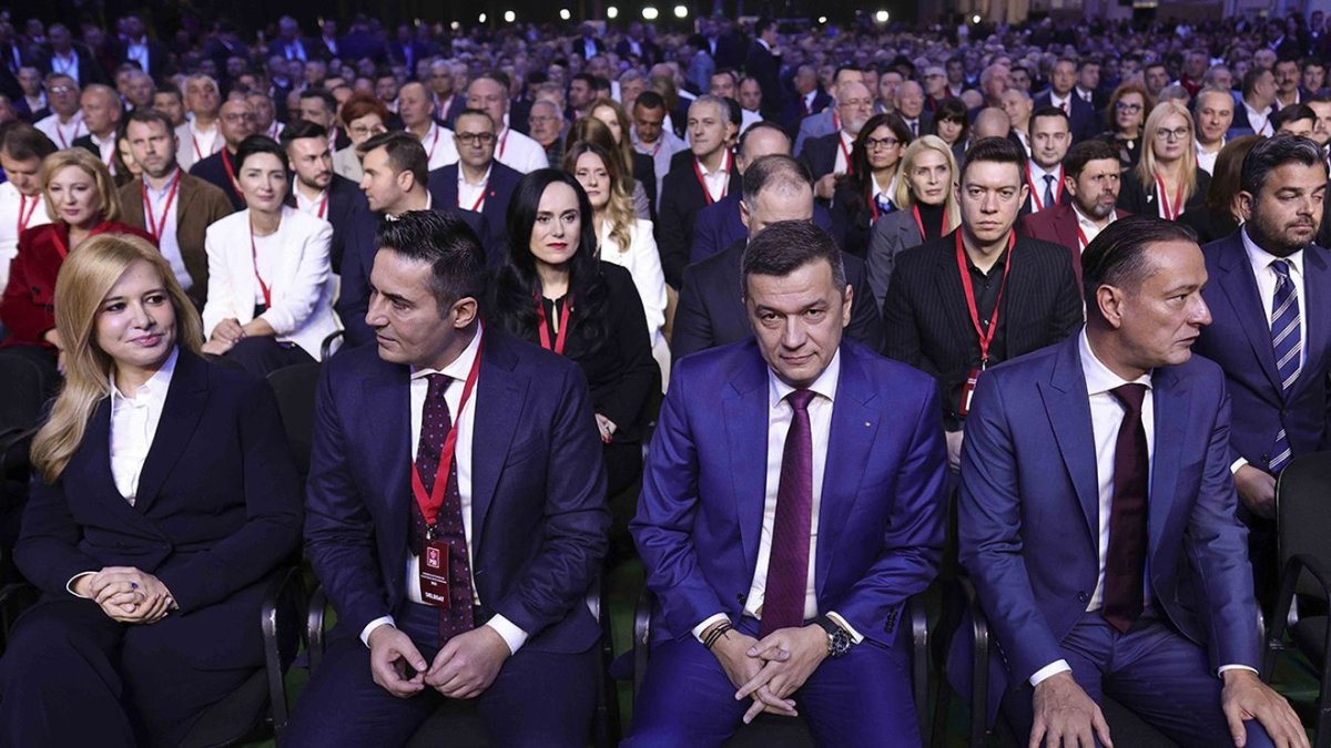 Negocieri pe muchie de cutit pentru noul Executiv. Cine sunt ministrii din Guvernul Luca Niculescu si ce ministere vrea PSD Negocieri pe muchie de cutit pentru noul Executiv. Cine sunt ministrii din Guvernul Luca Niculescu si ce ministere vrea PSD
