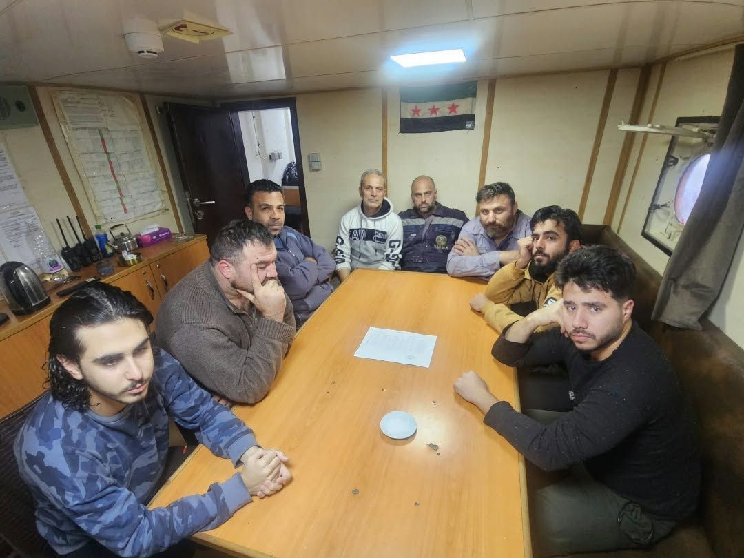 Prizonierii marii: Nava „Militsa” a fost lasata de izbeliste, in Portul Constanta. Fara pavilion, fara bani si asediata de sechestre, echipajul striga dupa ajutor! Prizonierii marii: Nava „Militsa” a fost lasata de izbeliste, in Portul Constanta. Fara pavilion, fara bani si asediata de sechestre, echipajul striga dupa ajutor!