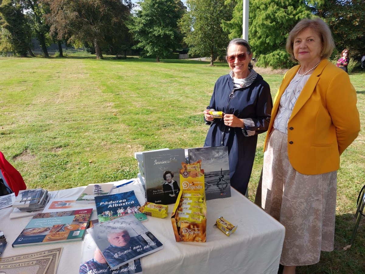 Dobrogea, in centrul atentiei la Bruxelles: OMD Mamaia–Constanta a participat la Bazarul Diplomatic din Belgia Dobrogea, in centrul atentiei la Bruxelles: OMD Mamaia–Constanta a participat la Bazarul Diplomatic din Belgia