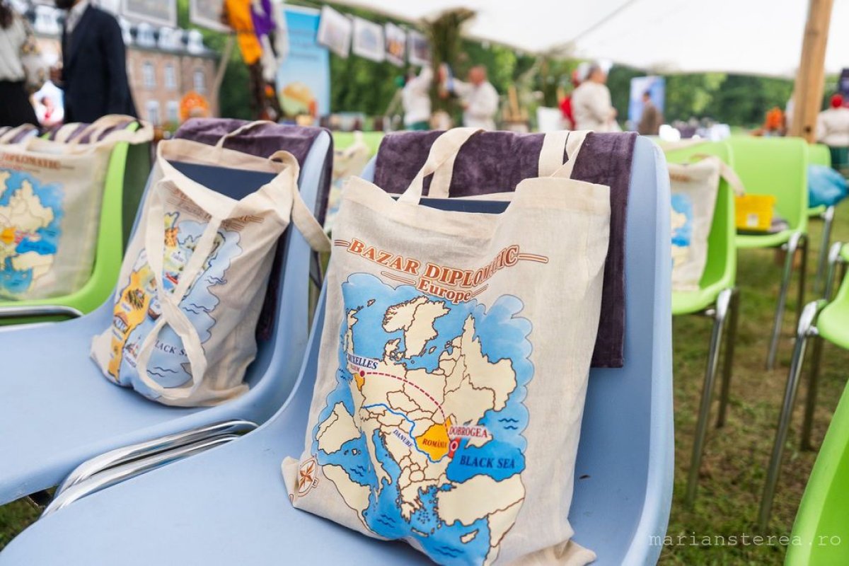 Dobrogea, in centrul atentiei la Bruxelles: OMD Mamaia–Constanta a participat la Bazarul Diplomatic din Belgia Dobrogea, in centrul atentiei la Bruxelles: OMD Mamaia–Constanta a participat la Bazarul Diplomatic din Belgia