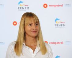Rompetrol-KMG International a devenit Partener Principal al Federației Române de Natație și Pentatlon Modern. Video Rompetrol-KMG International a devenit Partener Principal al Federației Române de Natație și Pentatlon Modern. Video