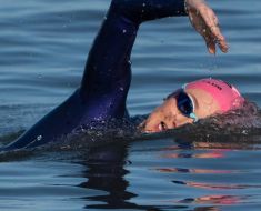 O sportivă de anduranţă a devenit prima persoană care a înotat de-a lungul întregii coaste a Californiei, 900 de mile O sportivă de anduranţă a devenit prima persoană care a înotat de-a lungul întregii coaste a Californiei, 900 de mile