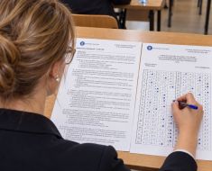 Ministerul Educației vrea directori de școli pregătiți pentru călătoria în spațiu. Proba de competențe a trimis o treime din candidați acasă Ministerul Educației vrea directori de școli pregătiți pentru călătoria în spațiu. Proba de competențe a trimis o treime din candidați acasă