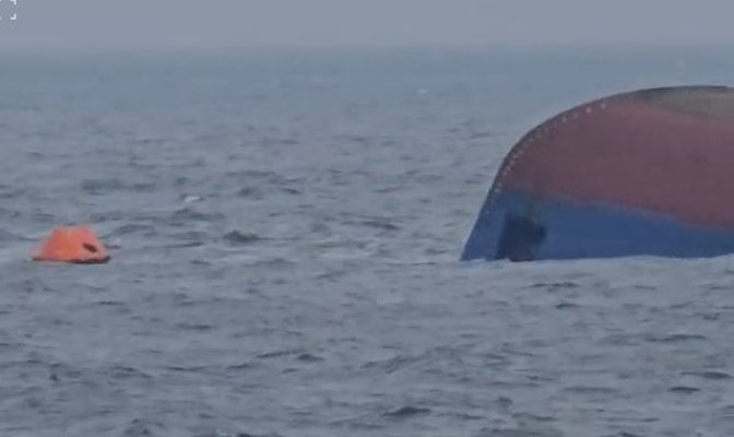 Structurile MAI participă la operațiunea de căutare și salvare a persoanelor dispărute în urma incidentului naval produs în Marea Neagră. Video