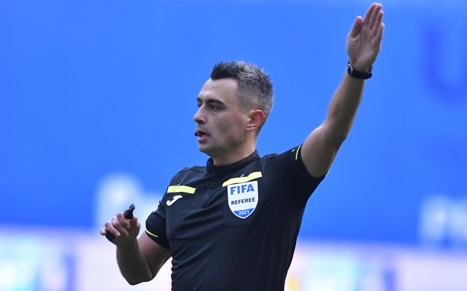 Horatiu Fesnic arbitreaza confruntarea FCSB – Rapid, de sambata, din Superliga Horatiu Fesnic arbitreaza confruntarea FCSB – Rapid, de sambata, din Superliga