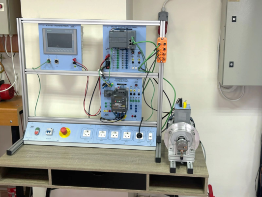 Rompetrol a sprijinit modernizarea Laboratorului de Automatizarea Proceselor din cadrul UPG Ploiești
