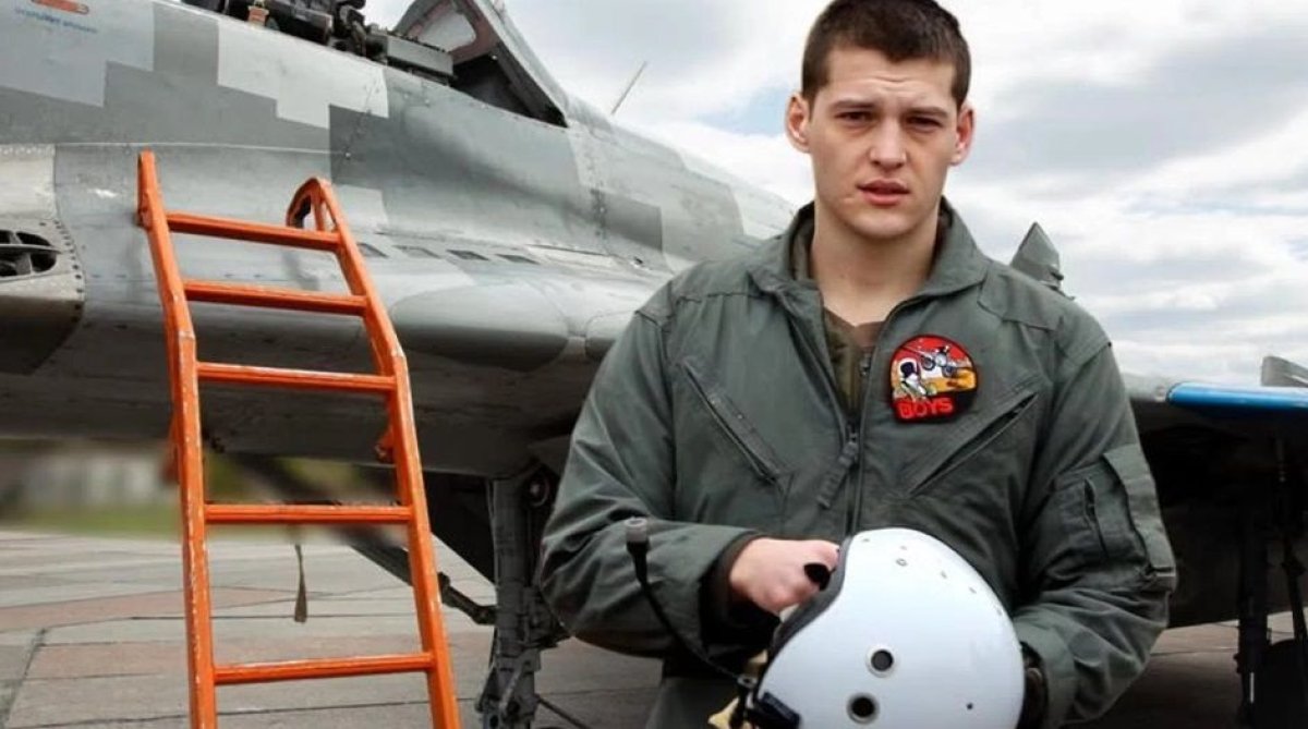 Brigada „Fantoma din Kiev” pierde un comandant. Avionul pe care il pilota, lovit de o racheta ruseasca Brigada „Fantoma din Kiev” pierde un comandant. Avionul pe care il pilota, lovit de o racheta ruseasca