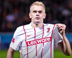 Fostul internațional german Matthias Ginter și-a prelungit contractul cu clubul de fotbal Freiburg Fostul internațional german Matthias Ginter și-a prelungit contractul cu clubul de fotbal Freiburg