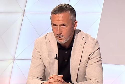 Mihai Stoica a fost implicat intr-un accident rutier, in Capitala. SUV-ul pe care il conducea este „dauna totala“ Mihai Stoica a fost implicat intr-un accident rutier, in Capitala. SUV-ul pe care il conducea este „dauna totala“
