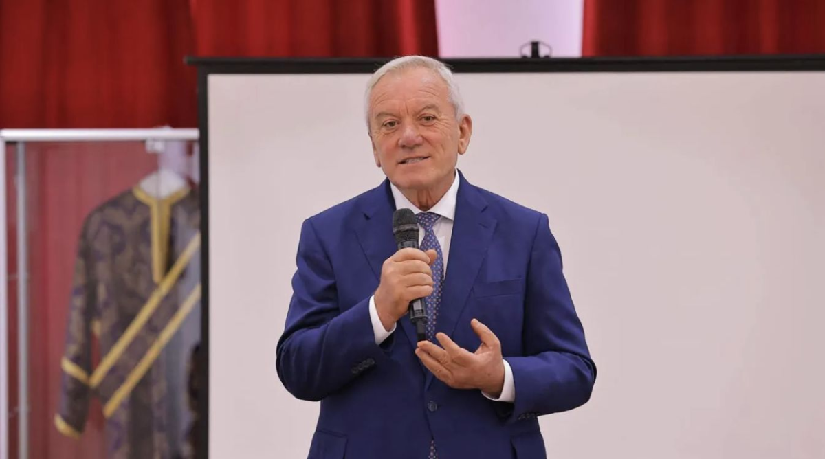 Scandal in fieful lui Ciolacu. Constantin Toma spune ca e „prizonier” in PSD, seful organizatiei ii transmite: „Mai aveti doi ani” Scandal in fieful lui Ciolacu. Constantin Toma spune ca e „prizonier” in PSD, seful organizatiei ii transmite: „Mai aveti doi ani”