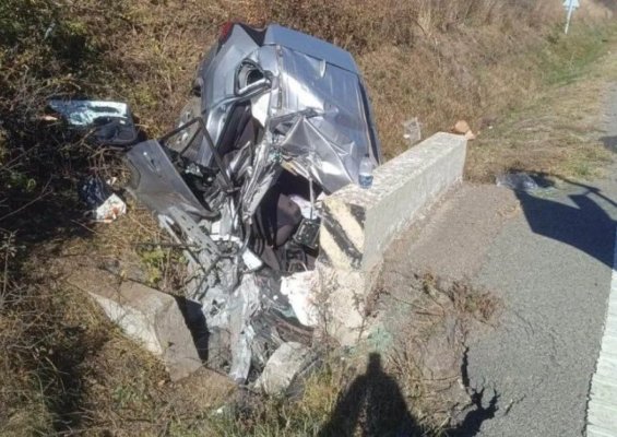 Soția ministrului Culturii, victimă într-un accident mortal. Mașina unei delegații din R. Moldova a lovit un cap de pod