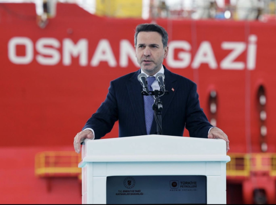 Ministrul Alparslan Bayraktar anunță că Turcia va absorbi combustibil rusesc ieftin prin noul canal deschis de Donald Trump