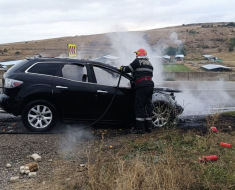 Incendiu la intrare în Babadag: Autoturism cuprins de flăcări Incendiu la intrare în Babadag: Autoturism cuprins de flăcări