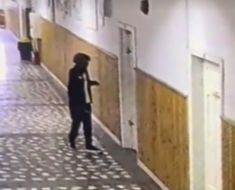 Au fost emise ordine provizorii de protecție, pentru șase elevi și profesoara atacată cu cuțitul de minorul de 13 ani
