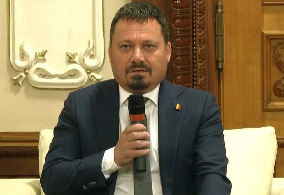 Bolojan l-a demis pe secretarul de stat Ionel Scriosteanu, de la Transporturi - membru PNL si secretar de stat din 2019 Bolojan l-a demis pe secretarul de stat Ionel Scriosteanu, de la Transporturi - membru PNL si secretar de stat din 2019