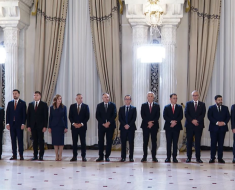Miniștrii Guvernului Luca Niculescu au depus jurământul de învestitură Miniștrii Guvernului Luca Niculescu au depus jurământul de învestitură