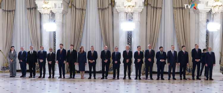 Miniștrii Guvernului Luca Niculescu au depus jurământul de învestitură