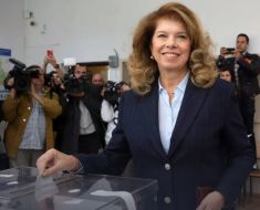 Iliana Iotova a câştigat primul tur al alegerilor prezidenţiale din Bulgaria Iliana Iotova a câştigat primul tur al alegerilor prezidenţiale din Bulgaria