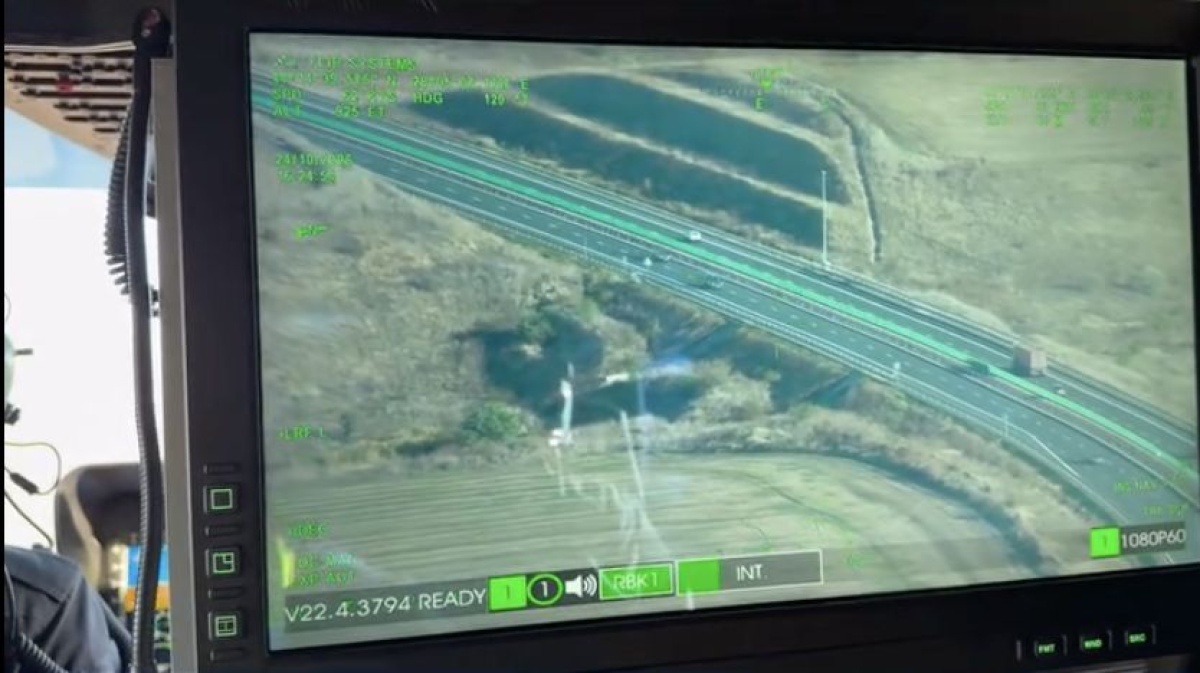 Din aer sau de la sol! Politistii constanteni au monitorizat marile artere rutiere cu sprijinul Inspectoratului General de Aviatie Din aer sau de la sol! Politistii constanteni au monitorizat marile artere rutiere cu sprijinul Inspectoratului General de Aviatie