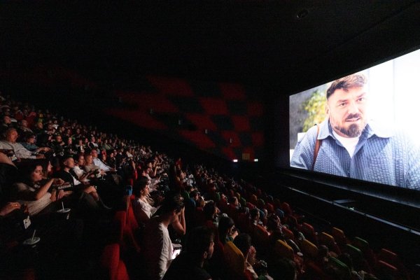 Fenomenul „Teambuilding” revine pe marele ecran: Teambuilding 2, de azi în cinematografele din toată țara