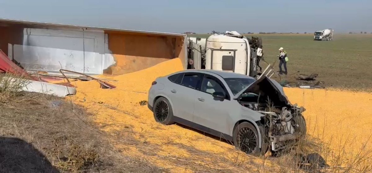 Carambol intre un autotren, un autoturism si o autoutilitara, intre Movilita si Techirghiol. O persoana a decedat