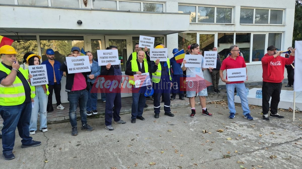 Val de proteste in energie: Sute de angajati blocheaza Ministerul Energiei si ies in strada, inclusiv la Constanta. Video Val de proteste in energie: Sute de angajati blocheaza Ministerul Energiei si ies in strada, inclusiv la Constanta. Video