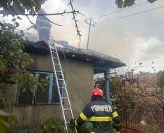 Incendiu la o locuință din localitatea Nalbant, județul Tulcea. Video Incendiu la o locuință din localitatea Nalbant, județul Tulcea. Video