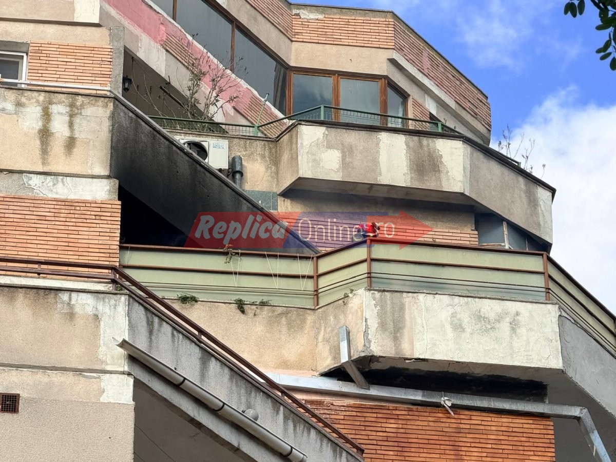 Mobilizare a pompierilor pe Bulevardul Tomis: un incendiu a izbucnit la un apartament, in apropiere de Liceul &bdquo;Tomis&rdquo;. Video