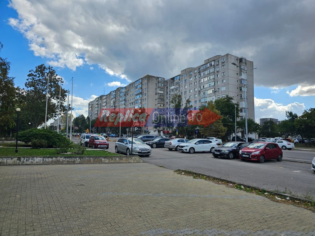 Asta da dreptate! O femeie isi plateste locul de parcare, nu-l poate folosi ca e ocupat de alta masina, iar Politia Locala a amendat-o tot pe ea! Video