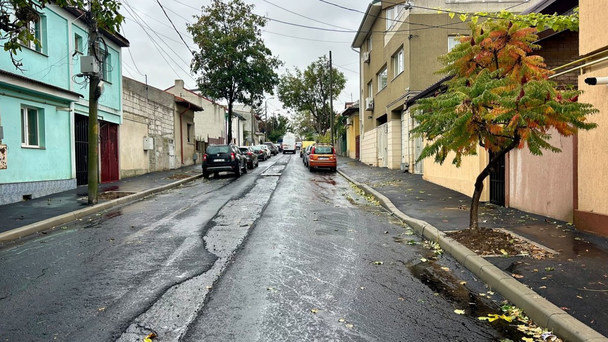 Traficul va fi restrictionat pe strada Vasile Lucaciu pentru asfaltare. Ce rute alternative recomanda autoritatile