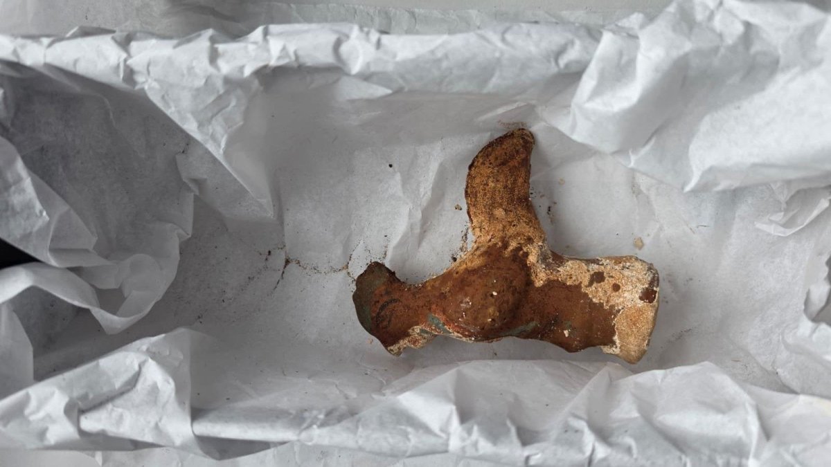 Sarcofagul unui copil, care dateaza din perioada romana, a fost descoperit la Constanta de catre arheologii Muzeului de Istorie si Arheologie! Video Sarcofagul unui copil, care dateaza din perioada romana, a fost descoperit la Constanta de catre arheologii Muzeului de Istorie si Arheologie! Video