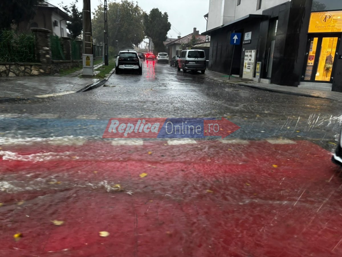 Jale din cauza Codului rosu de vreme rea! Mai multe strazi din Constanta, inundate. Video Jale din cauza Codului rosu de vreme rea! Mai multe strazi din Constanta, inundate. Video