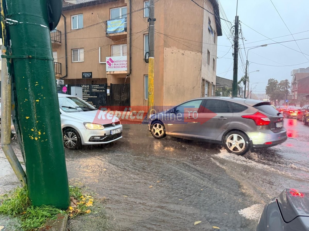 Jale din cauza Codului rosu de vreme rea! Mai multe strazi din Constanta, inundate. Video