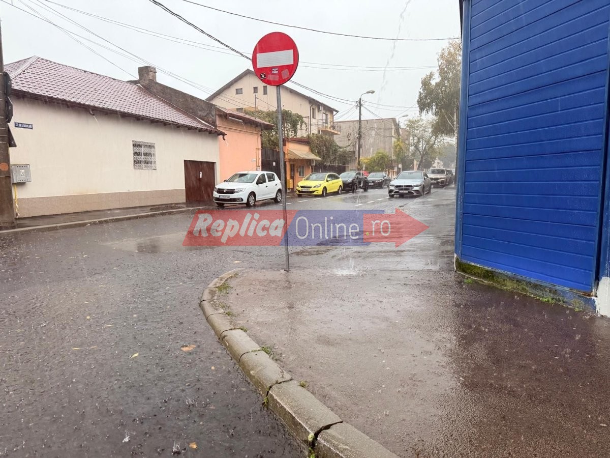 Jale din cauza Codului rosu de vreme rea! Mai multe strazi din Constanta, inundate. Video Jale din cauza Codului rosu de vreme rea! Mai multe strazi din Constanta, inundate. Video