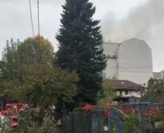 Incendiu puternic în București. Pompierii intervin cu opt autospeciale și autoscări. Video